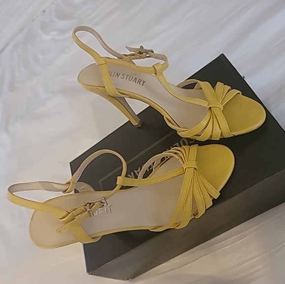Collin Stuart high Heel Sandals. Only worn once Tuscan Yellow    3 1/2 Inches - Picture 4 of 4